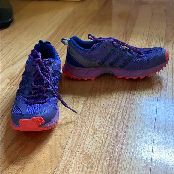 Adidas Kanadia TR5 Running Shoes - Picture 2 of 9